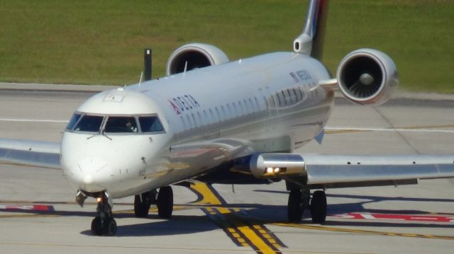 Canadair Regional Jet CRJ-900 (N933XJ)