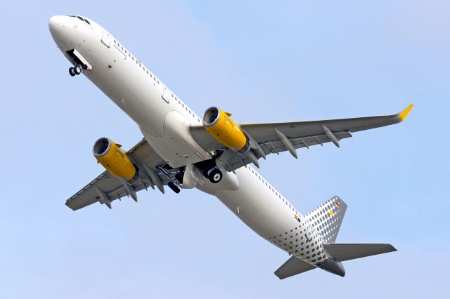 Airbus A321 (D-AYAQ) - Vueling A321-231(WL) D-AYAQ (cn 7599) taking-off for a test flight