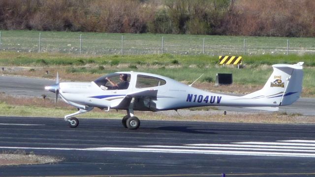 Diamond Star (N104UV) - N104UV departing runway 31 KPVU. May 17, 2008