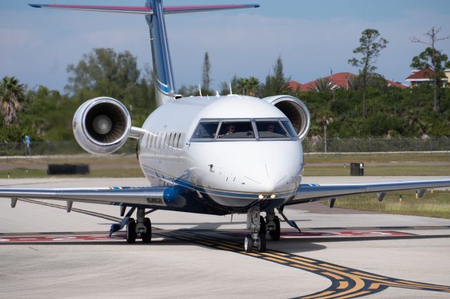 Canadair Challenger (C-GRPF)