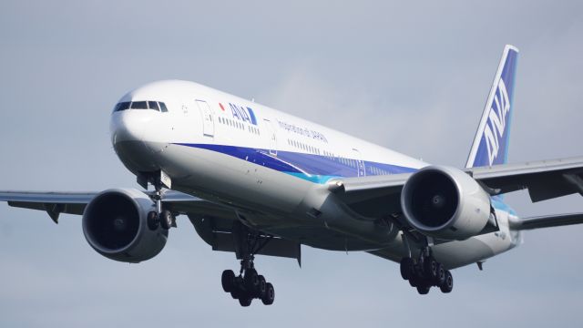 Boeing 777-200 (JA782A)