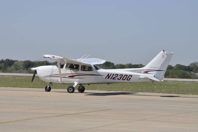 Cessna Skyhawk (N1230G)