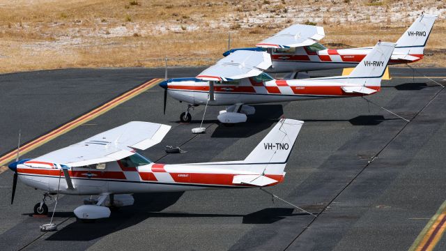 Cessna 152 (VH-TNO)