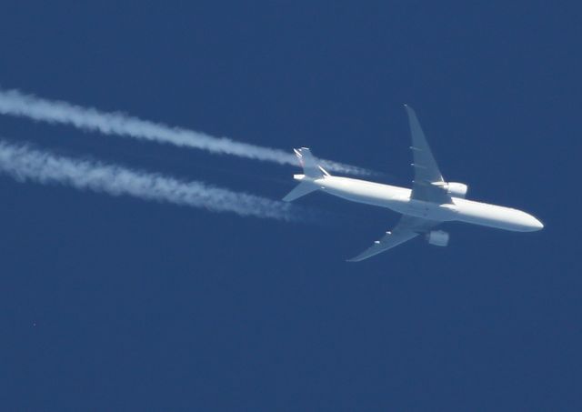 BOEING 777-300ER (F-GZNK) - LIAISON BUENOS AIRES - PARIS 35 975 FT AU DESSUS COTE VENDEE LE 7-03-2014