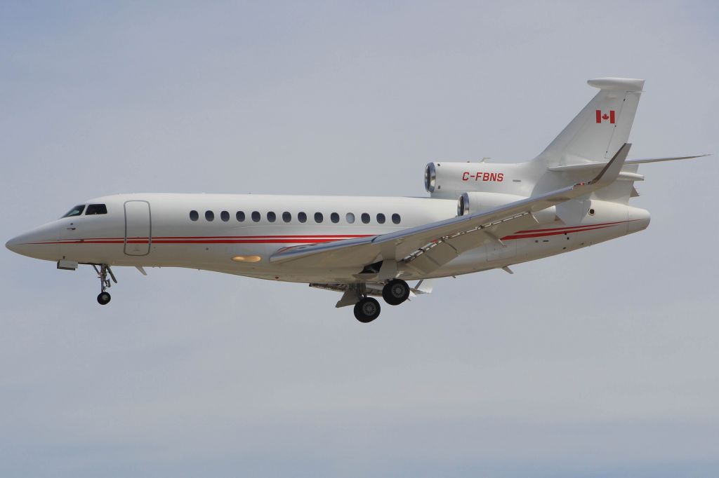 Dassault Falcon 7X (C-FBNS)