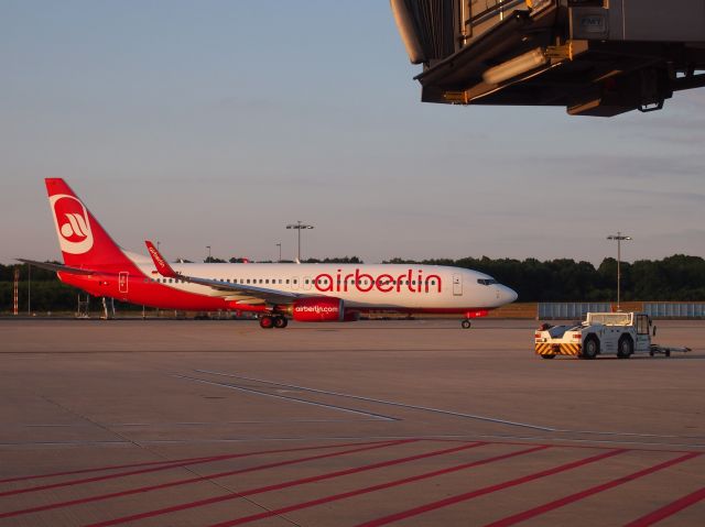 Boeing 737-800 (D-ABMV)