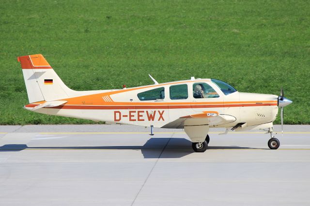 Beechcraft Bonanza (33) (D-EEWX)