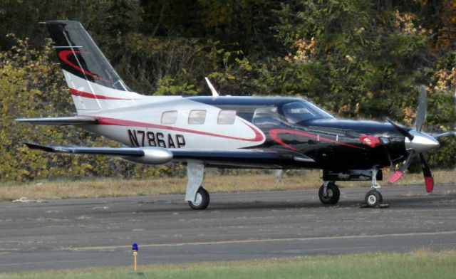 Piper Malibu Meridian (N786AP) - Catching some tarmac time is this 2018 Piper Malibu Meridian PA-46-600T in the Autumn of 2020.