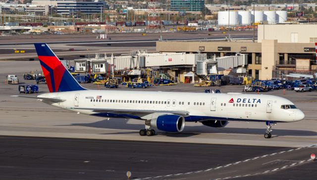 Boeing 757-200 (N655DL)
