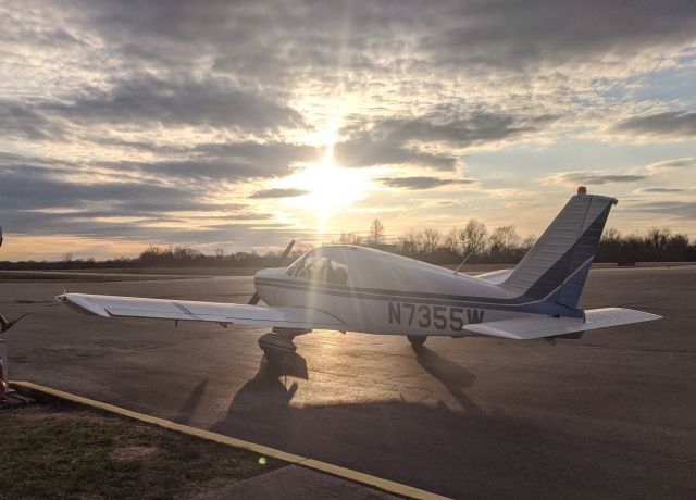 Piper Cherokee (N7355W) - Just filled up for the flight home.