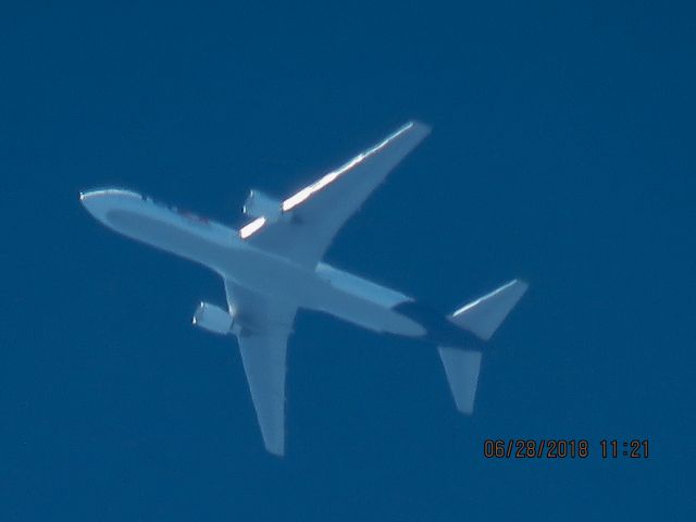 BOEING 767-300 (N150FE)