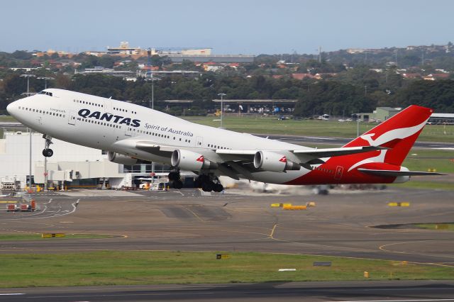 Boeing 747-400 (VH-OEI)