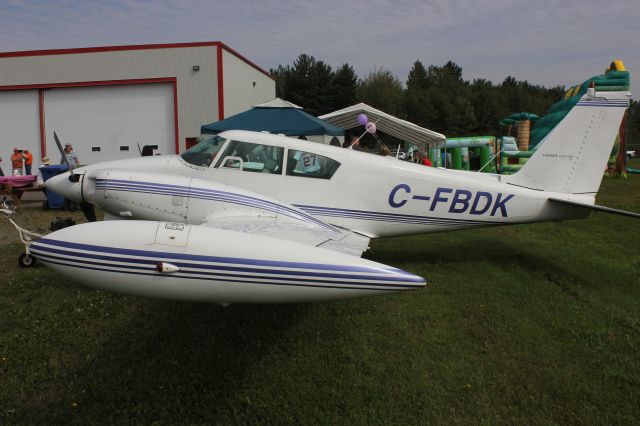 Piper PA-30 Twin Comanche (C-FBDK) - Piper PA-30 Lachute Aviation Aéroport de Lachute CSE4 QC. 25-08-2018