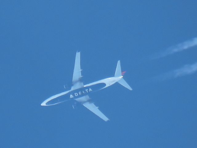 Boeing 737-800 (N776DE)