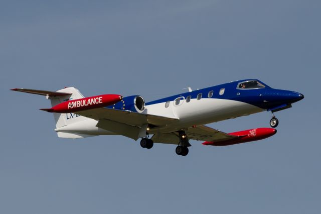 Learjet 35 (LX-LAR)