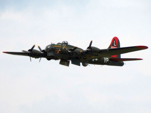 Boeing B-17 Flying Fortress (N7227C)