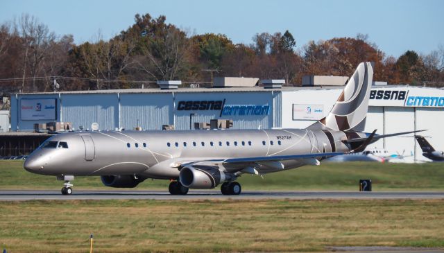 Embraer ERJ-190 (N527AH)