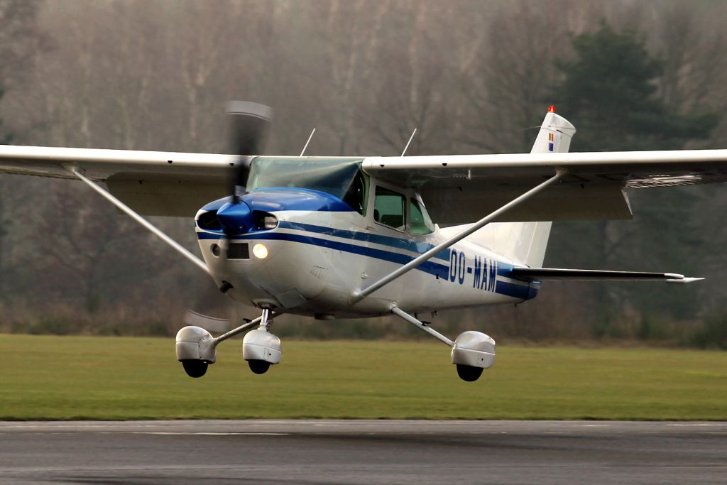 Cessna Skylane (OO-MAM)