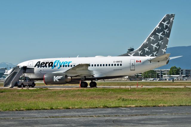 BOEING 737-600 (C-GKFQ)