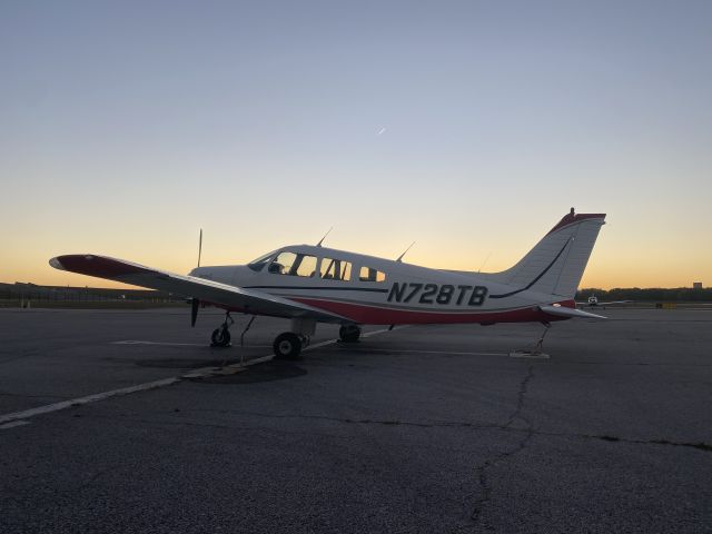 Piper Cherokee (N728TB) - This was parked right next to the aircraft I flew that day. (Also a P28A)