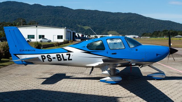 Cirrus SR-22 (PS-BLZ)