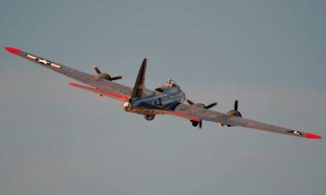 Boeing B-17 Flying Fortress (N3193G)