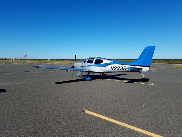 Cirrus SR22 Turbo (N233RG) - Ocean City New Jersey.  Flew in for an omelet!!