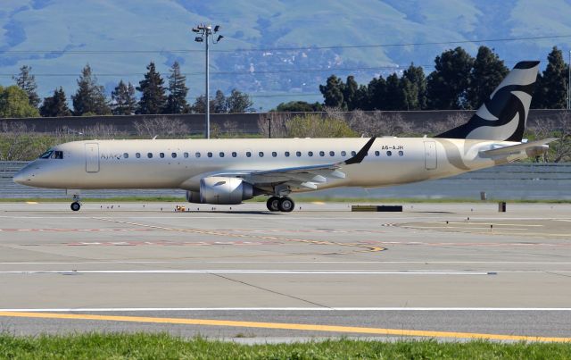 Embraer ERJ-190 (A6-AJH)