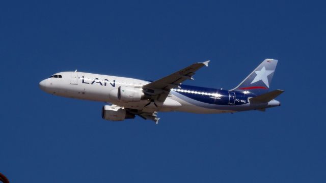 Airbus A320 (CC-BFE)