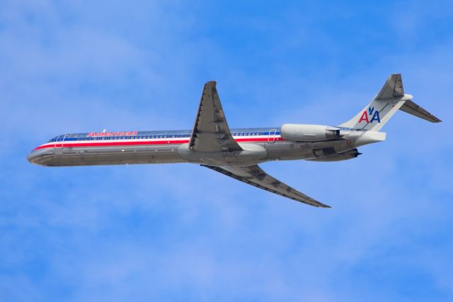 McDonnell Douglas MD-82 (N561AA) - American - N561AA - MD-82 - Departing KDFW 12/25/2013