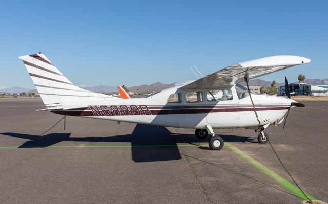 Cessna T210 Turbo Centurion (N6889R)