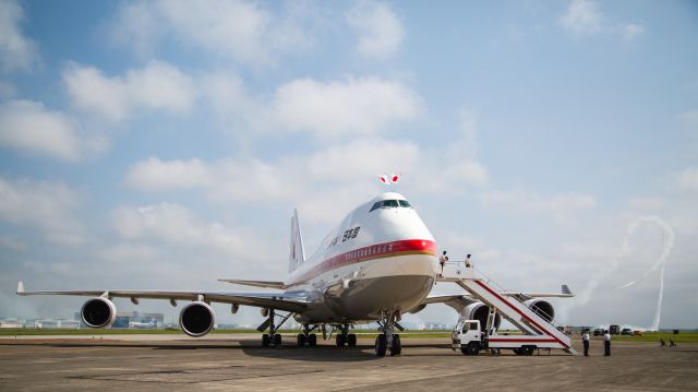 Boeing 747-400 (20-1102) - 20-1102[Japanese Air Force Two]br /航空自衛隊 (Japan Air Self-Defense Force) / Boeing 747-47Cbr /ＣＨＩＴＯＳＥ　ＡＩＲ　ＢＡＳＥ ＦＥＳＴＩＶＡＬbr /Aug.07.2016 Chitose Airbase [RJCJ] JAPAN