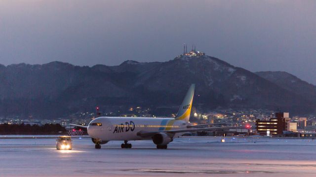 BOEING 767-300 (JA98AD) - Hokkaido International Airlines / Boeing 767-33A/ERbr /Jan.11.2016 Hakodate Airport [HKD/RJCH] JAPAN