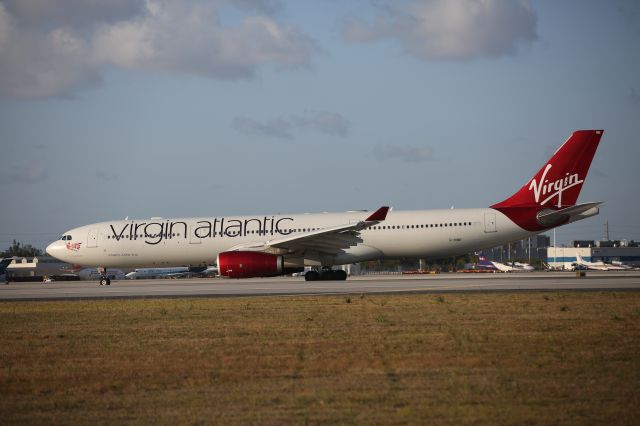 Airbus A330-300 (G-VINE)