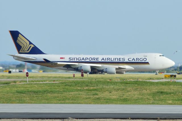 Boeing 747-400 (9V-SFN) - Singapore Airlines Cargo - B744 - 9V-SFN - Arriving KDFW 06/29/2013