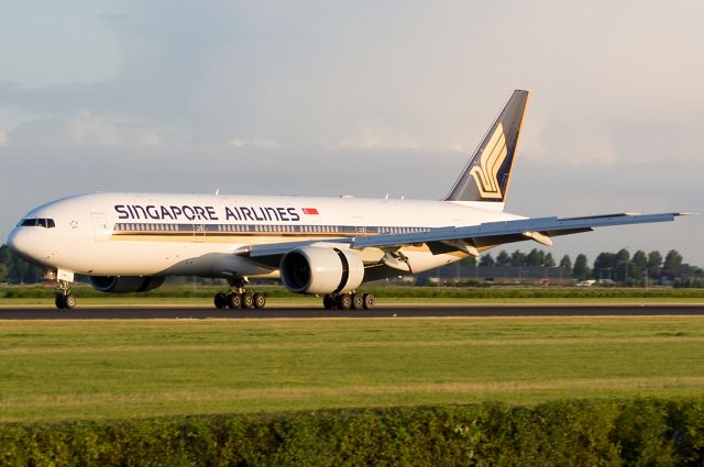 Boeing 777-200 (9V-SVH)