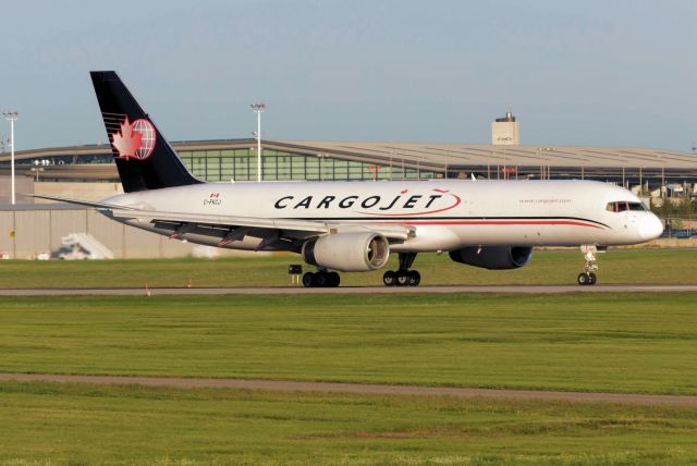 Boeing 757-200 (C-FKCJ) - Just arriving and taxing towards First Air Facilities. 