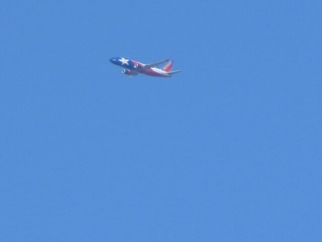 BOEING 737-300 (N352SW) - Southwest Airline Lone Star Livery Boeing 737-300 approaching San Diego 