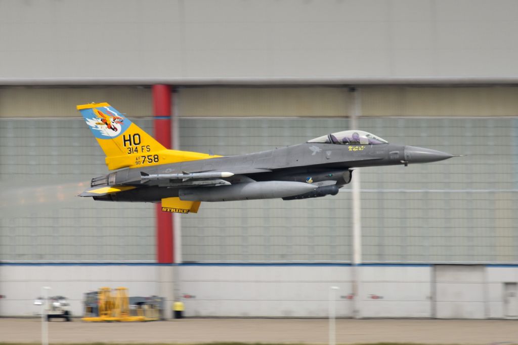 Lockheed F-16 Fighting Falcon (90-0758) - 5-L 05-28-23