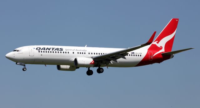 Boeing 737-800 (VH-VZB) - "Lake Macquarie" Short Final To Rwy 16R