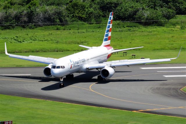 Boeing 757-200 (N175AN)