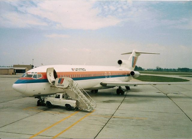 BOEING 727-200 — - 1984  GRB-MSN-DEN