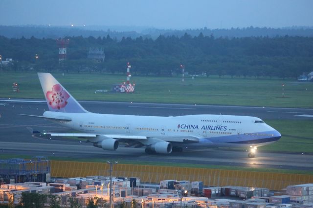 Boeing 747-400 (B-18202)