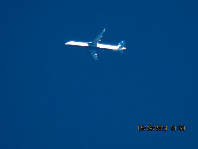 Airbus A321 (N988JT)
