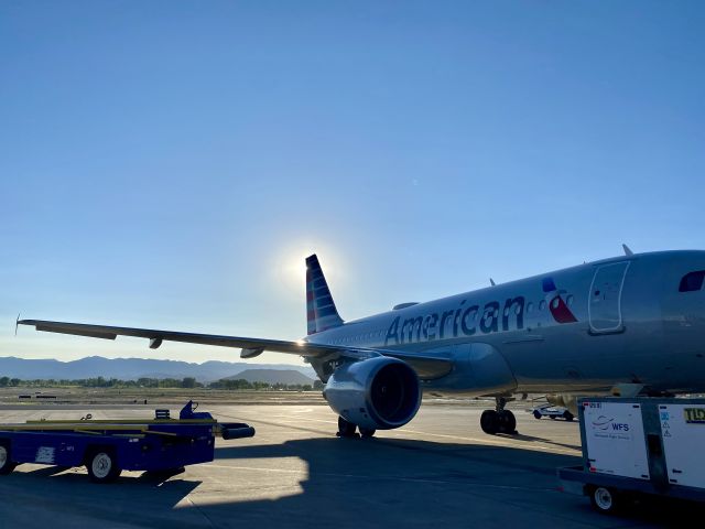 Airbus A319 (N752US)