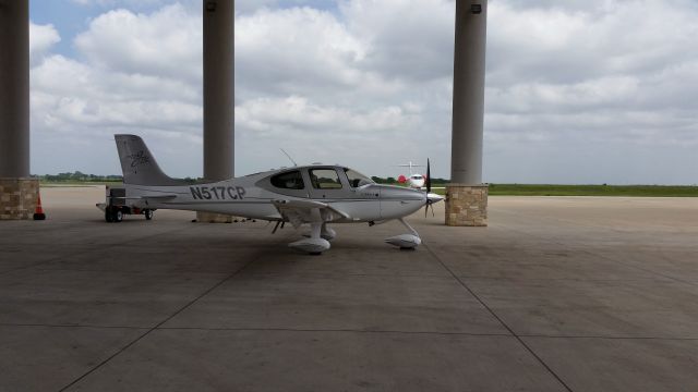 Cirrus SR-22 (N517CP)