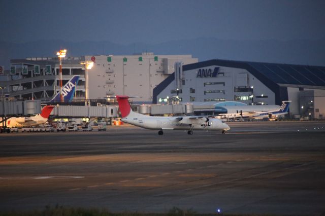 de Havilland Dash 8-400 (JA844C)