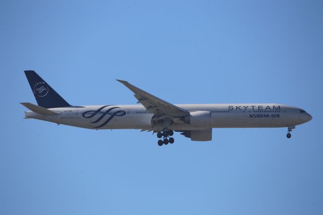 BOEING 777-300ER (HL7783)