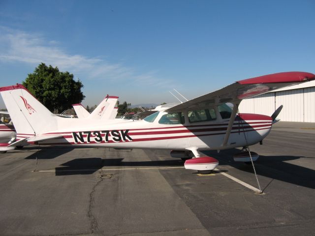 Cessna Skyhawk (N737SK) - Parked at El Monte