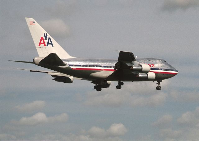 BOEING 747SP (N601AA) - Final Approach to Narita Intl Airport Rwy16 on 1987/09/01